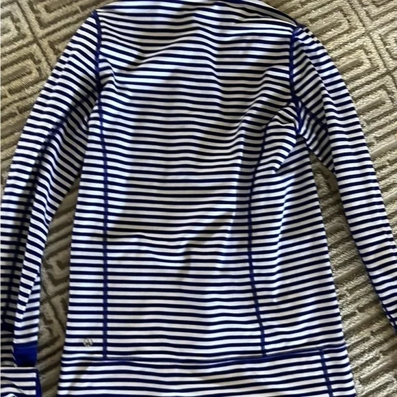 Lululemon size 6 jacket - Picture 3 of 4